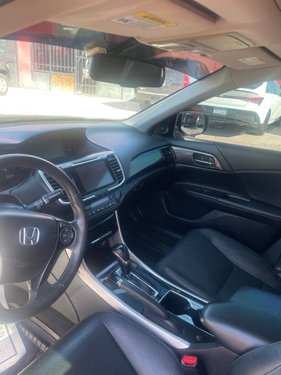 2017 Honda Accord Image 4