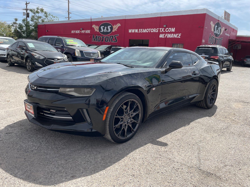2017 Chevrolet Camaro Image 1
