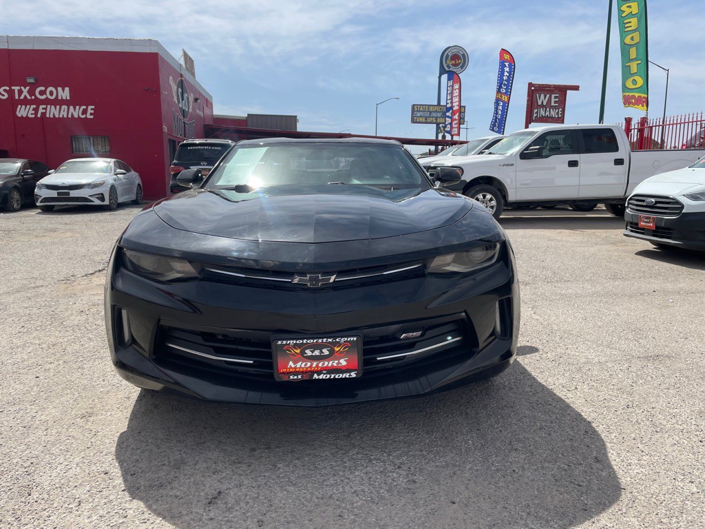 2017 Chevrolet Camaro Image 2