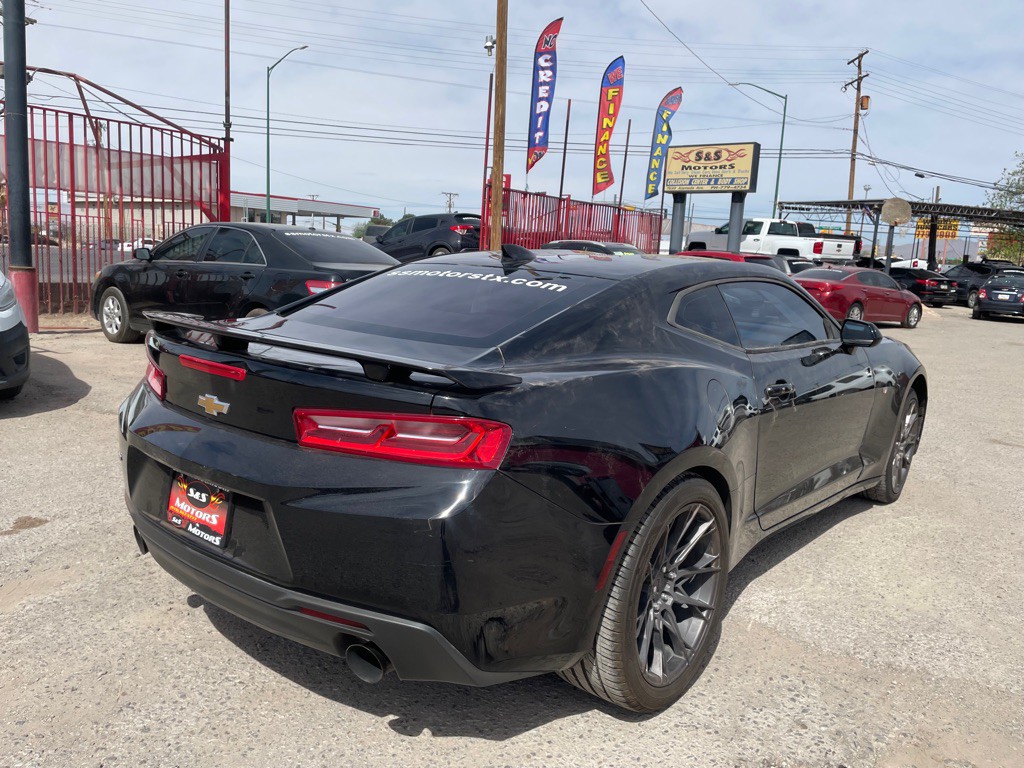 2017 Chevrolet Camaro Image 8