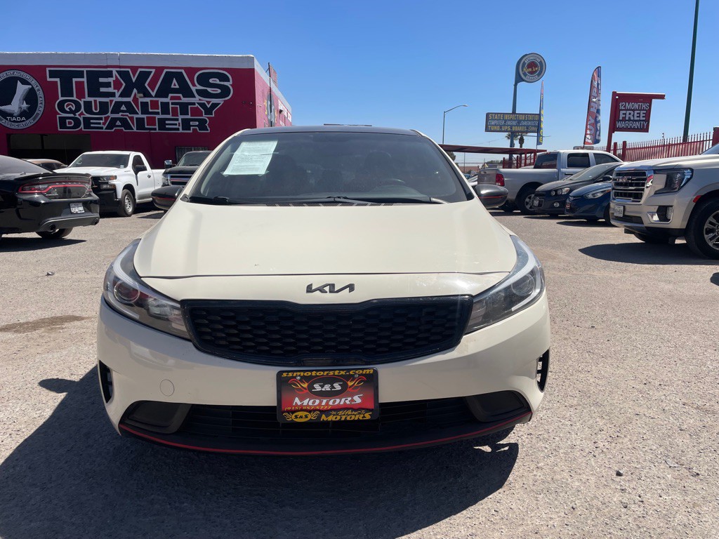 2017 Kia Forte Image 2