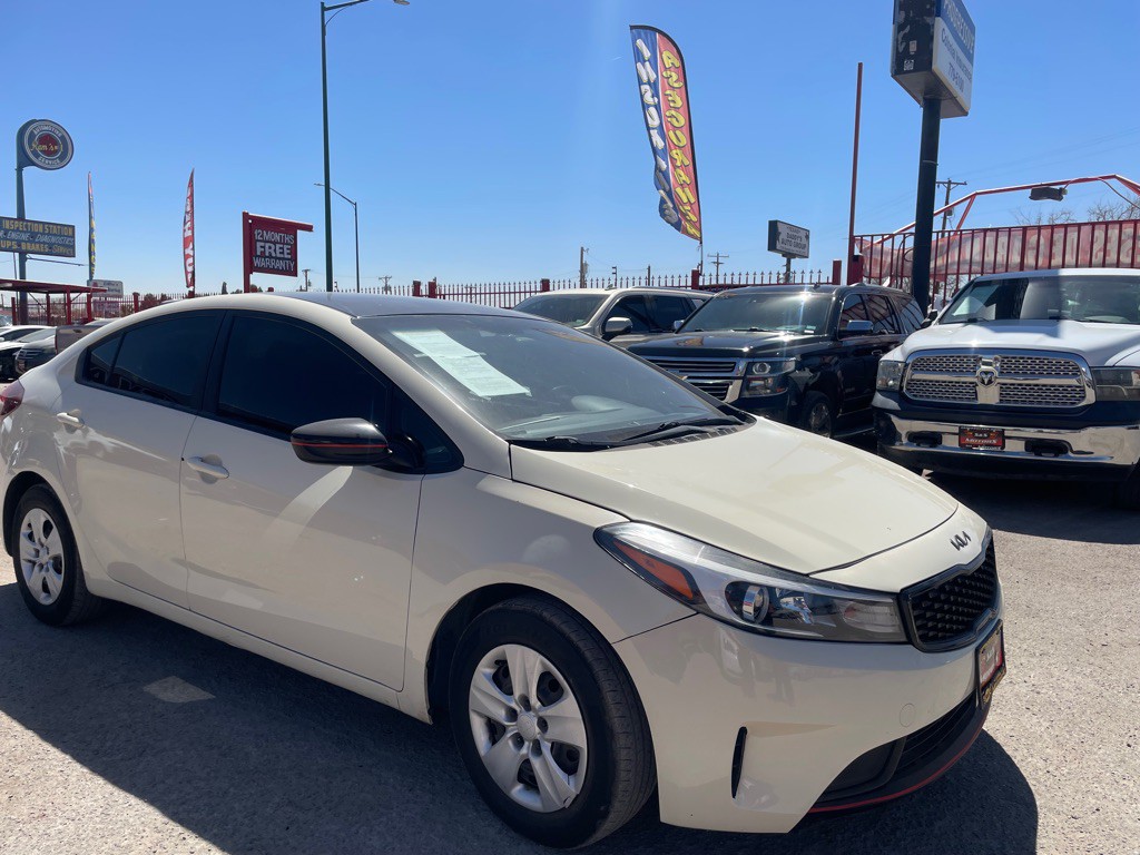 2017 Kia Forte Image 3