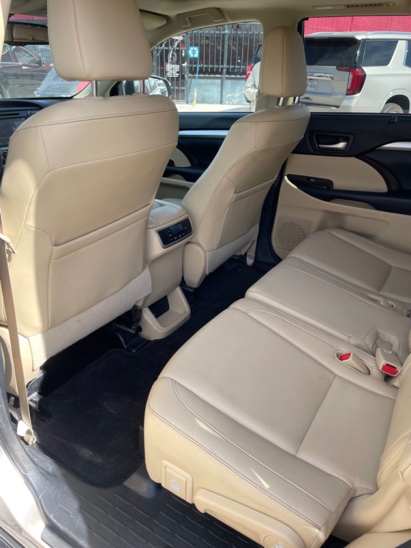 2014 Toyota Highlander Image 5