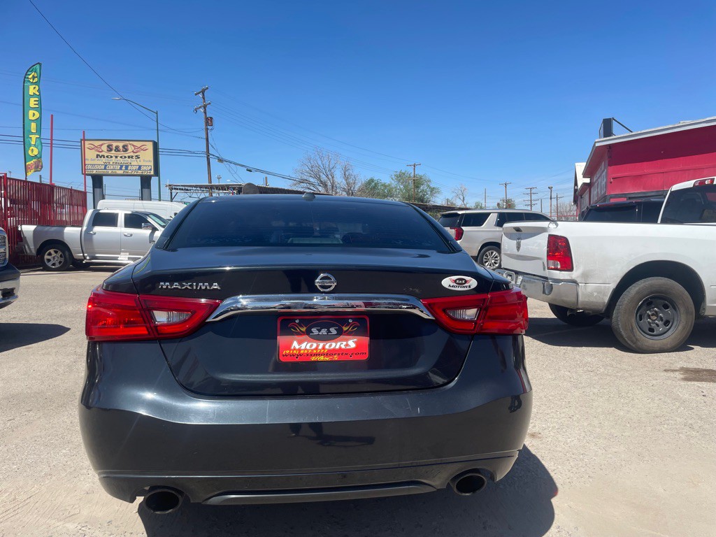 2017 Nissan Maxima Image 8