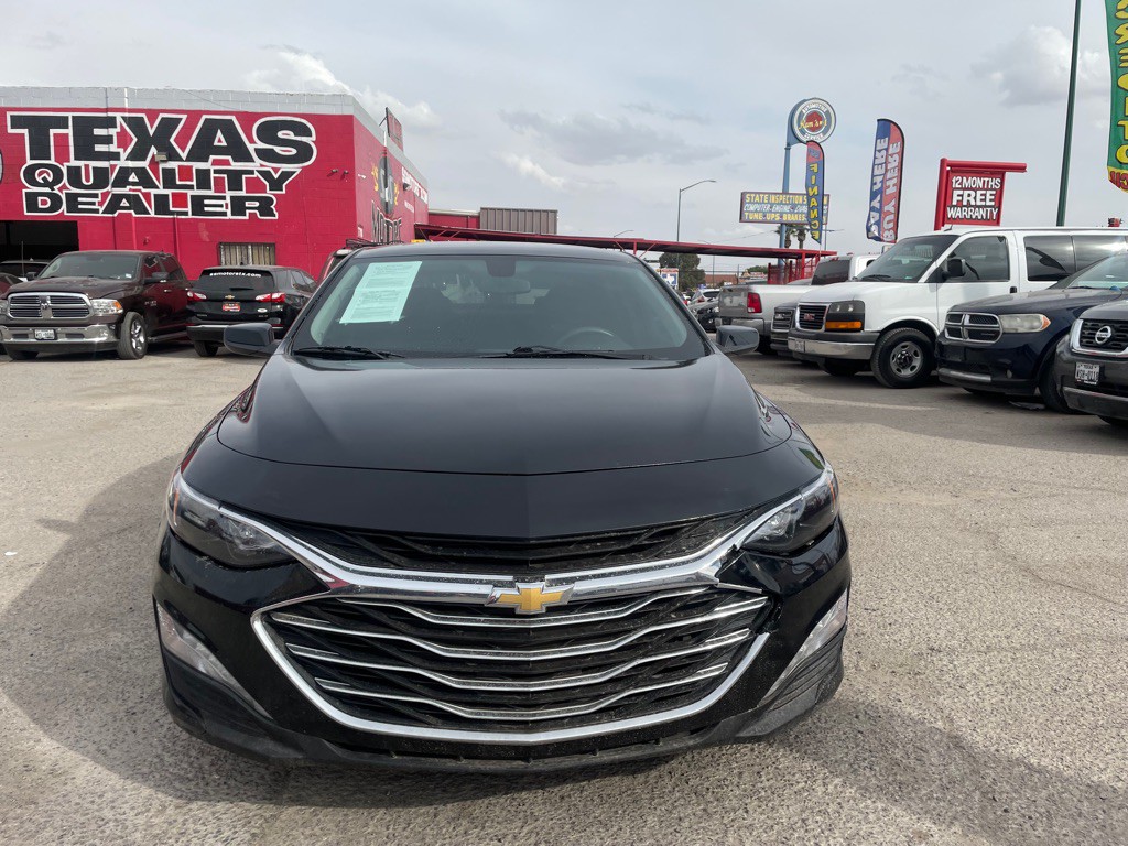 2022 Chevrolet Malibu Image 2