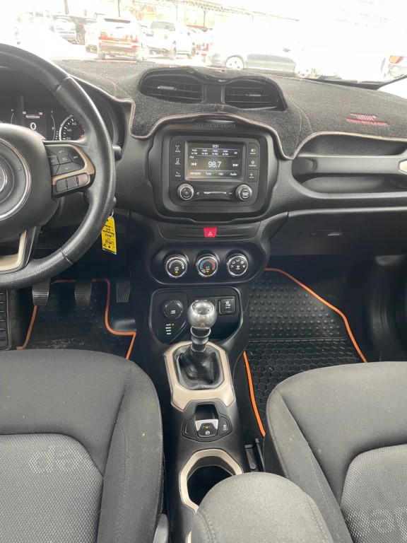 2016 Jeep Renegade Image 6