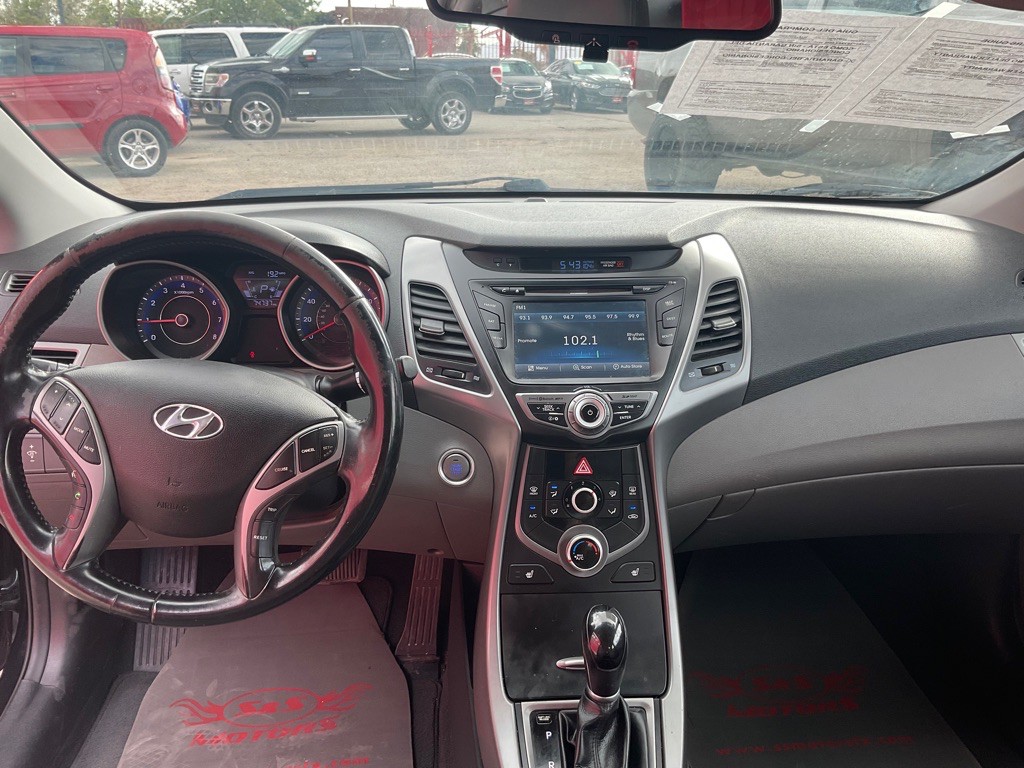 2014 Hyundai Elantra Image 17