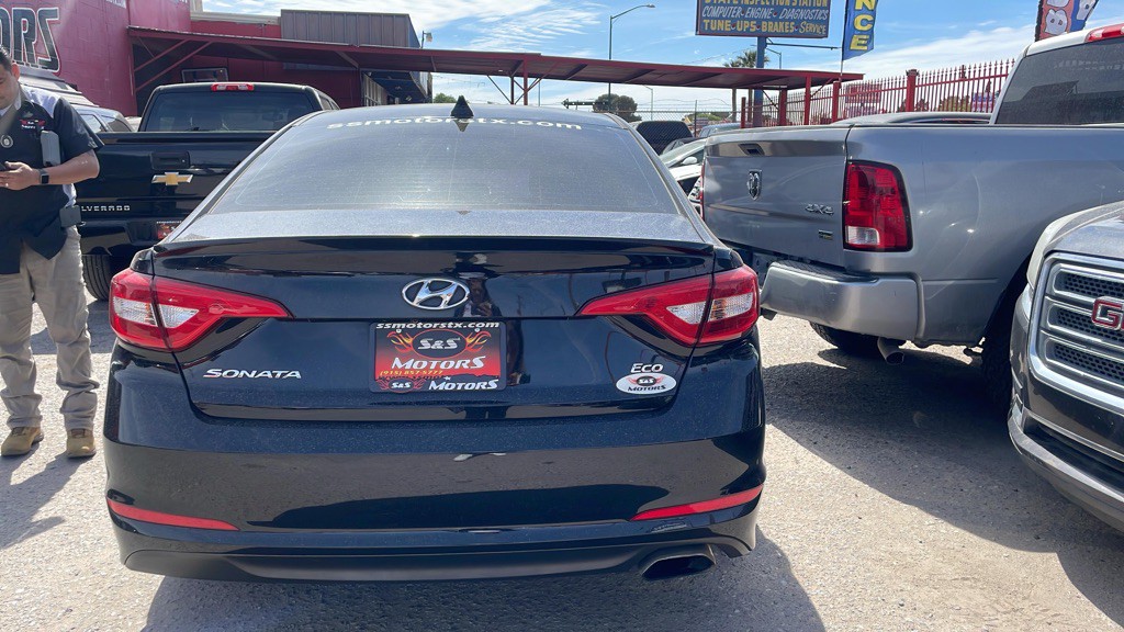 2017 Hyundai Sonata Image 3