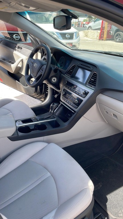 2017 Hyundai Sonata Image 5