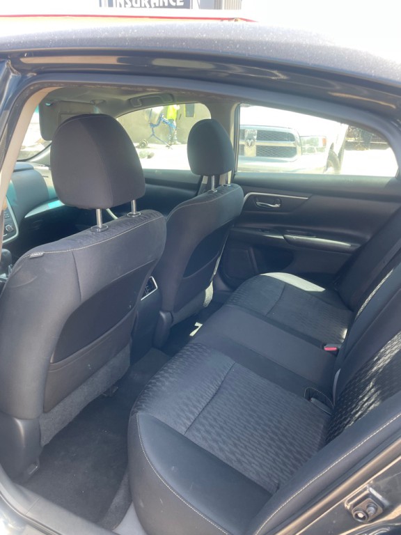 2017 Nissan Altima Image 4
