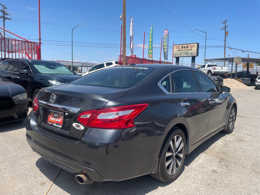2017 Nissan Altima Image 7