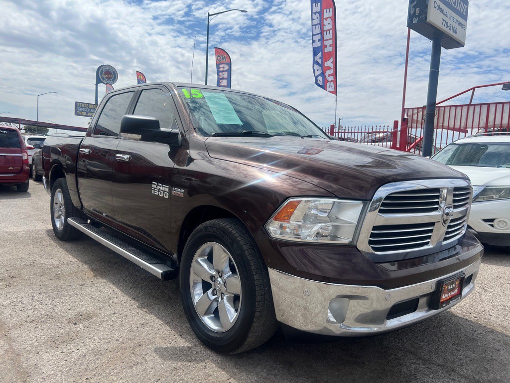 2015 RAM 1500 Image 3