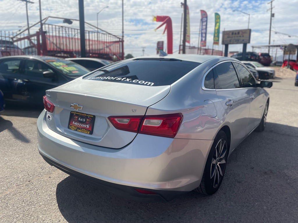 2017 Chevrolet Malibu Image 4