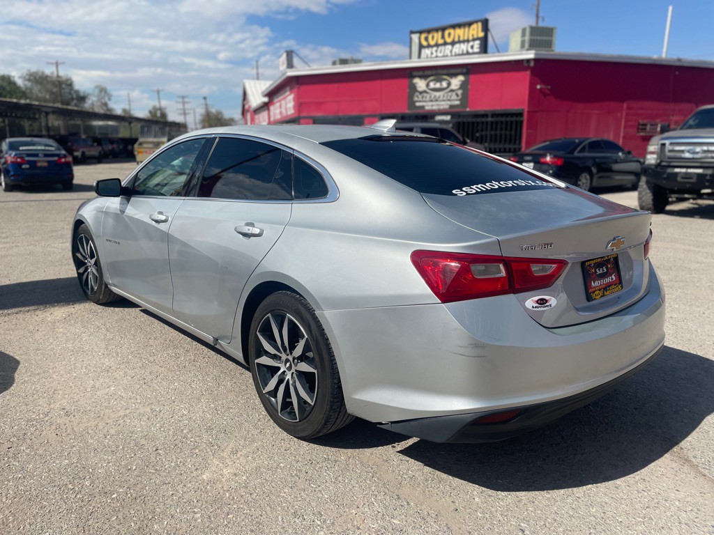 2017 Chevrolet Malibu Image 5