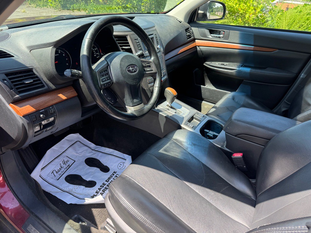 2014 Subaru Outback Image 9