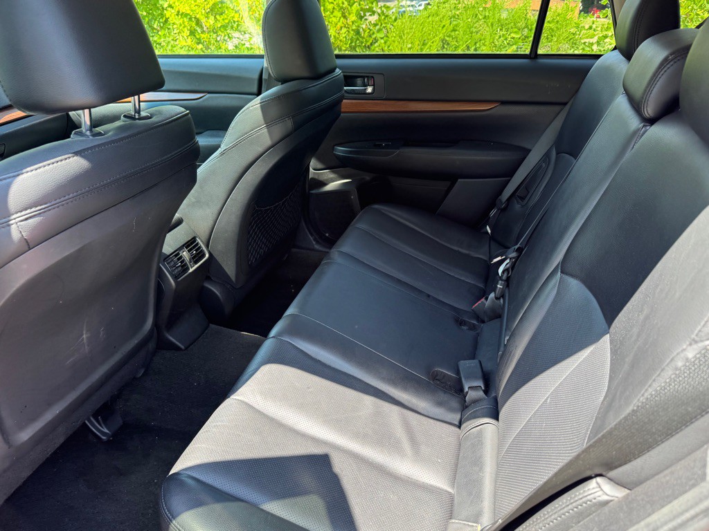 2014 Subaru Outback Image 10