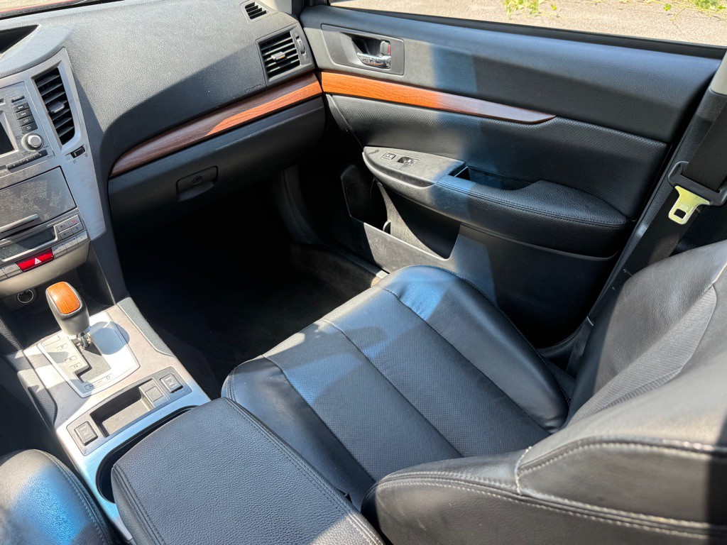 2014 Subaru Outback Image 12