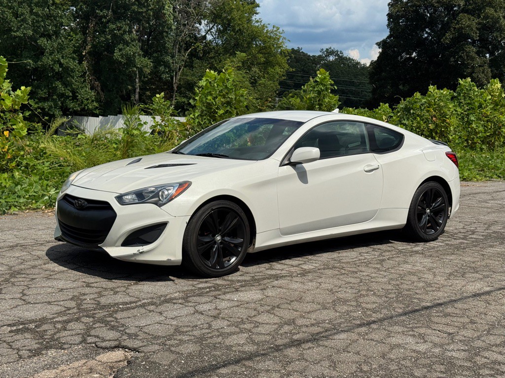 2013 Hyundai Genesis Image 10