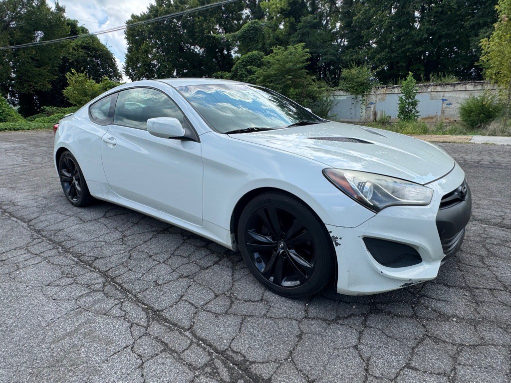 2013 Hyundai Genesis Image 17