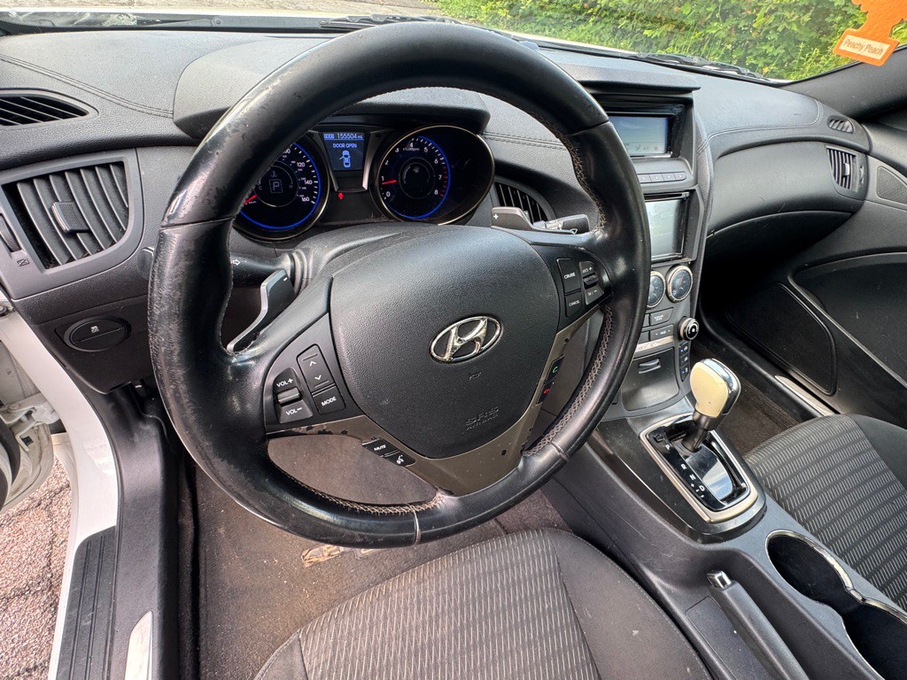 2013 Hyundai Genesis Image 19