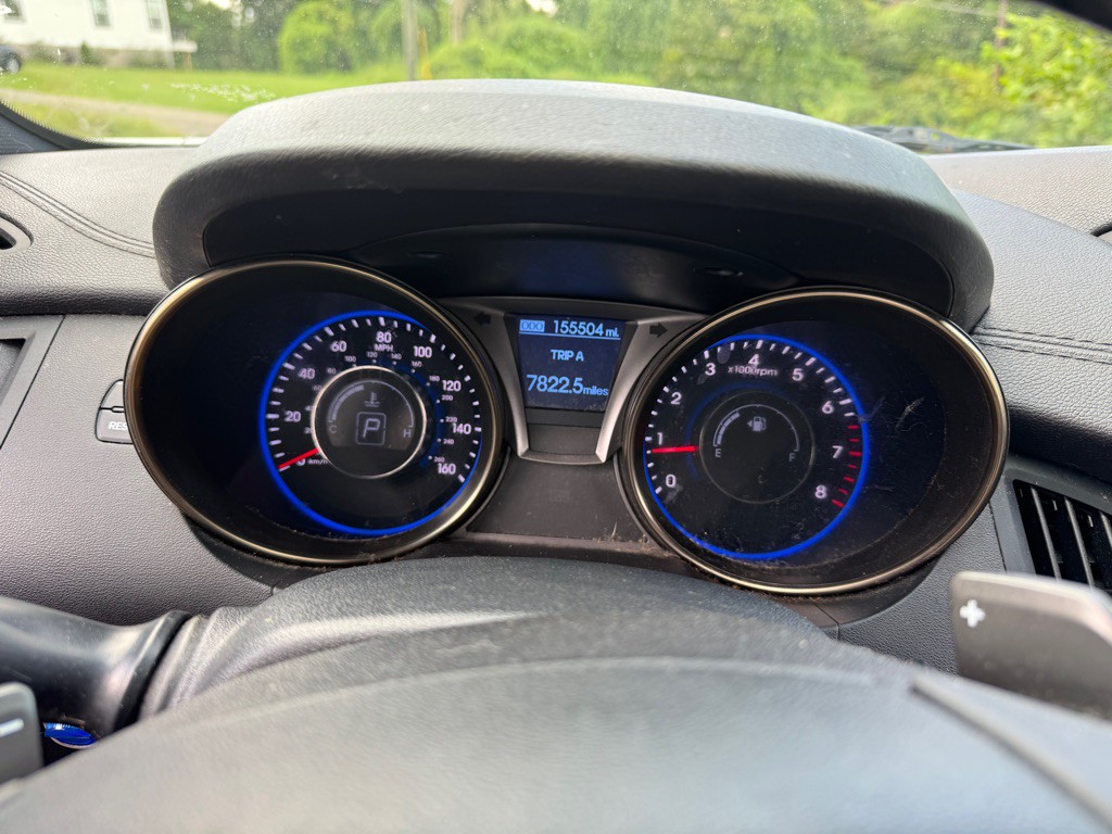 2013 Hyundai Genesis Image 24