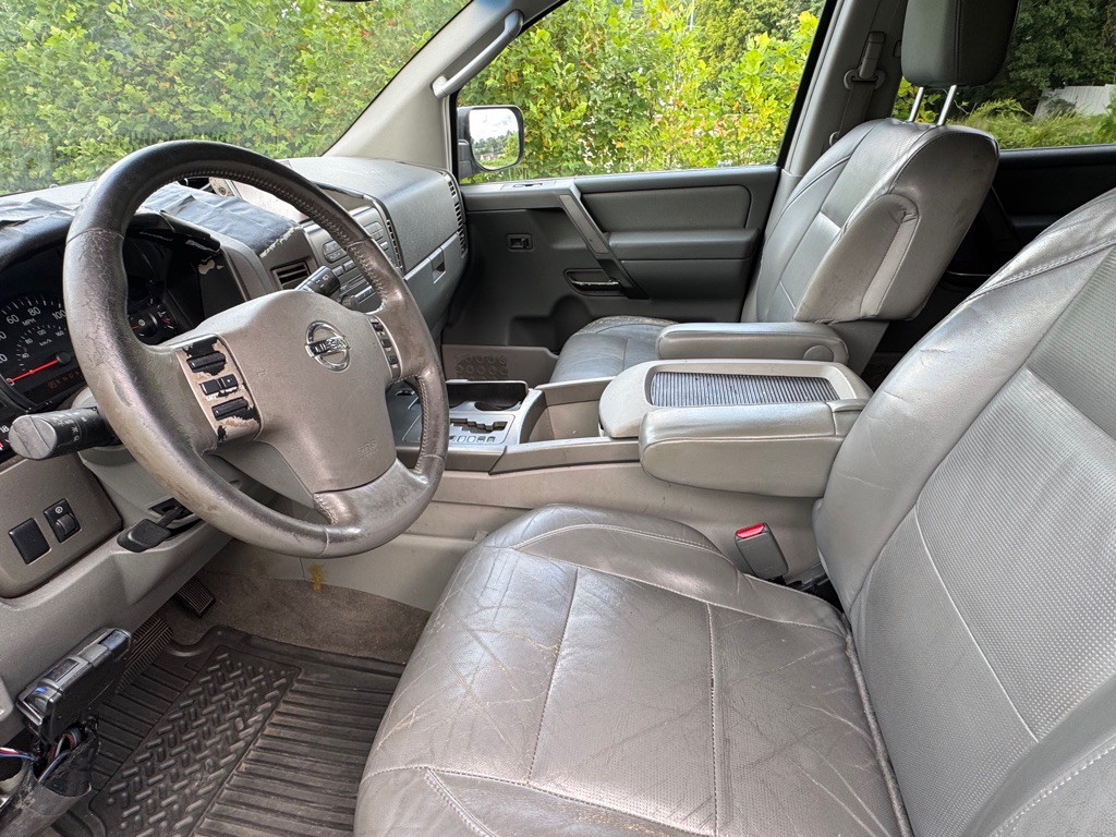 2004 Nissan Armada Image 14