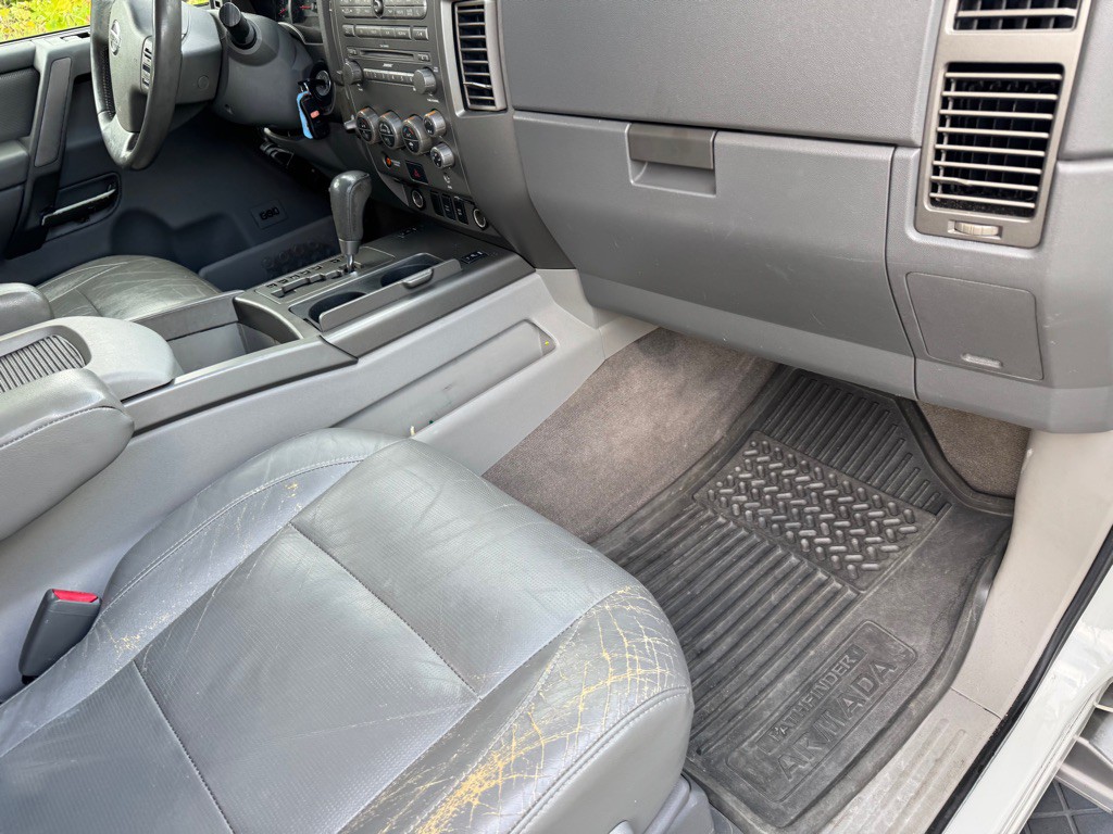2004 Nissan Armada Image 16