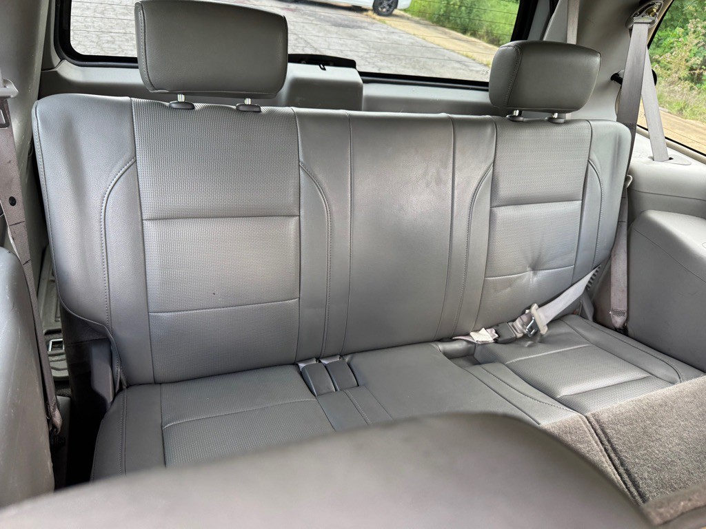 2004 Nissan Armada Image 22