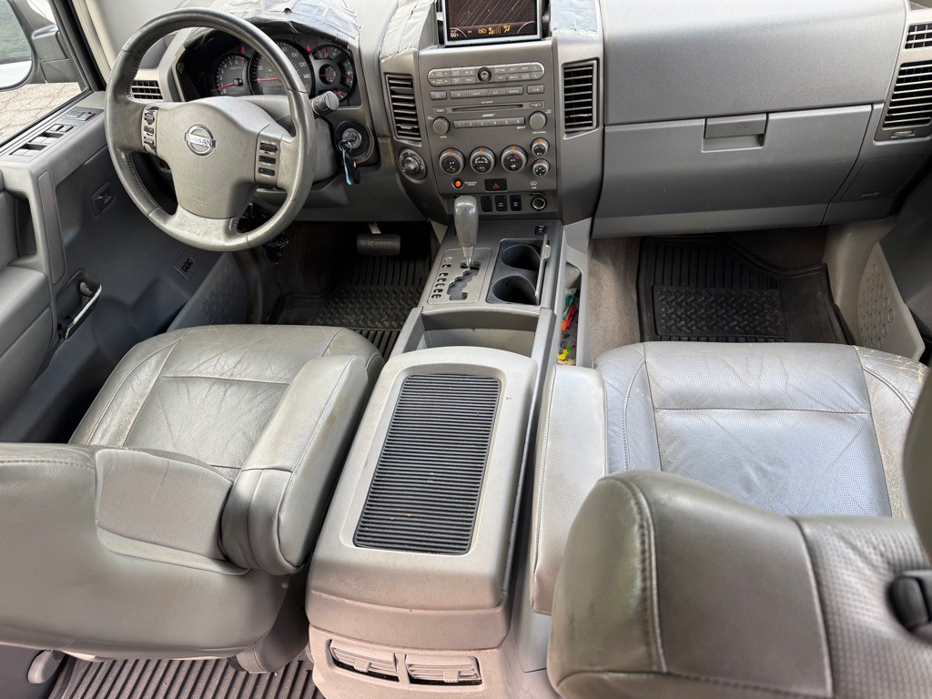 2004 Nissan Armada Image 23