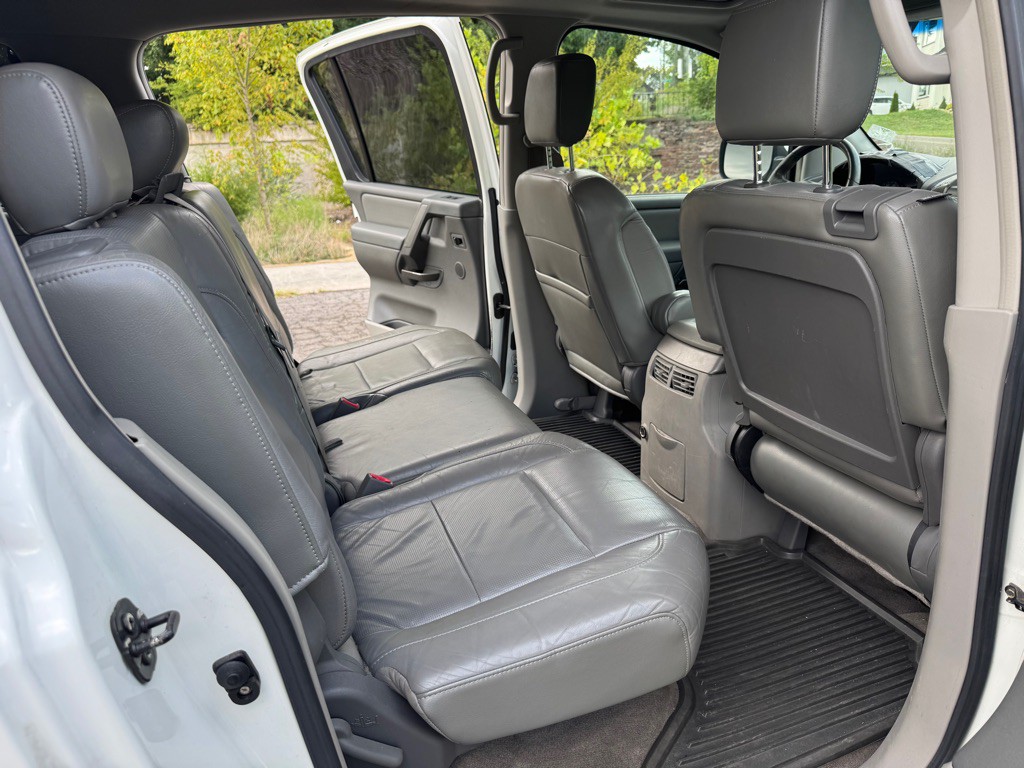 2004 Nissan Armada Image 26