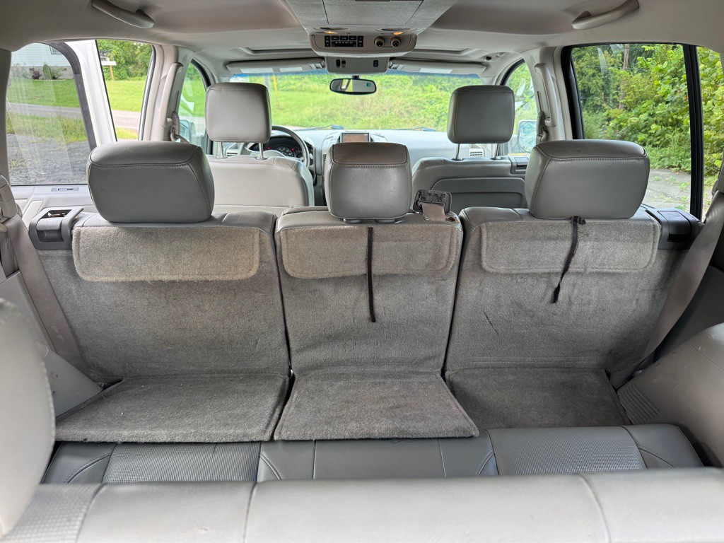 2004 Nissan Armada Image 27