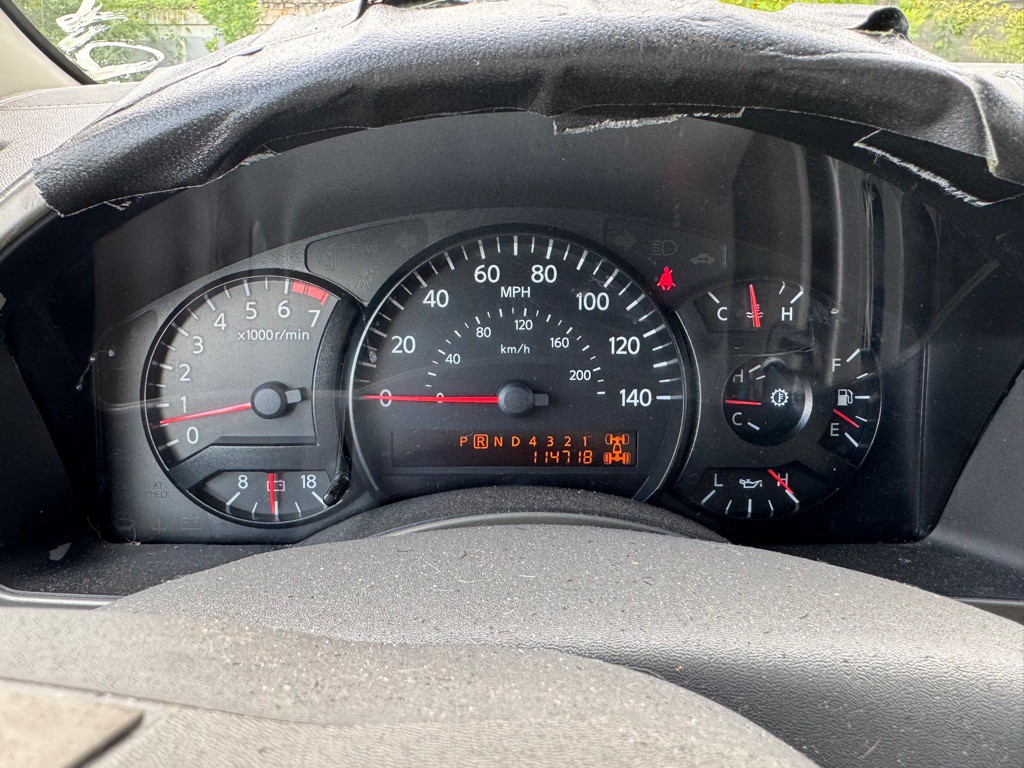 2004 Nissan Armada Image 28