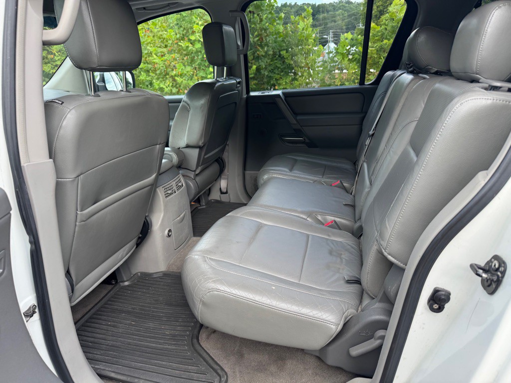 2004 Nissan Armada Image 29