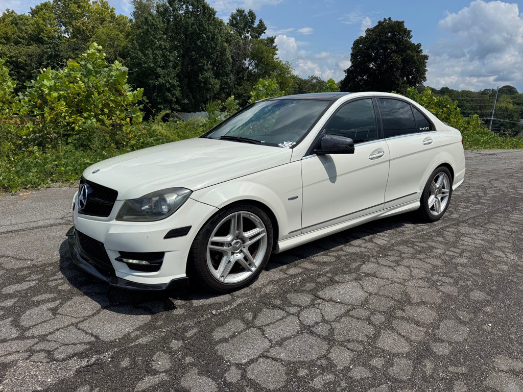 2012 Mercedes-Benz C-Class Image 1