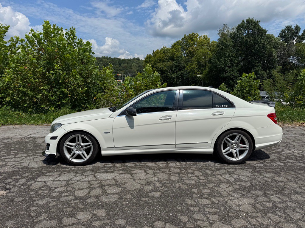 2012 Mercedes-Benz C-Class Image 3
