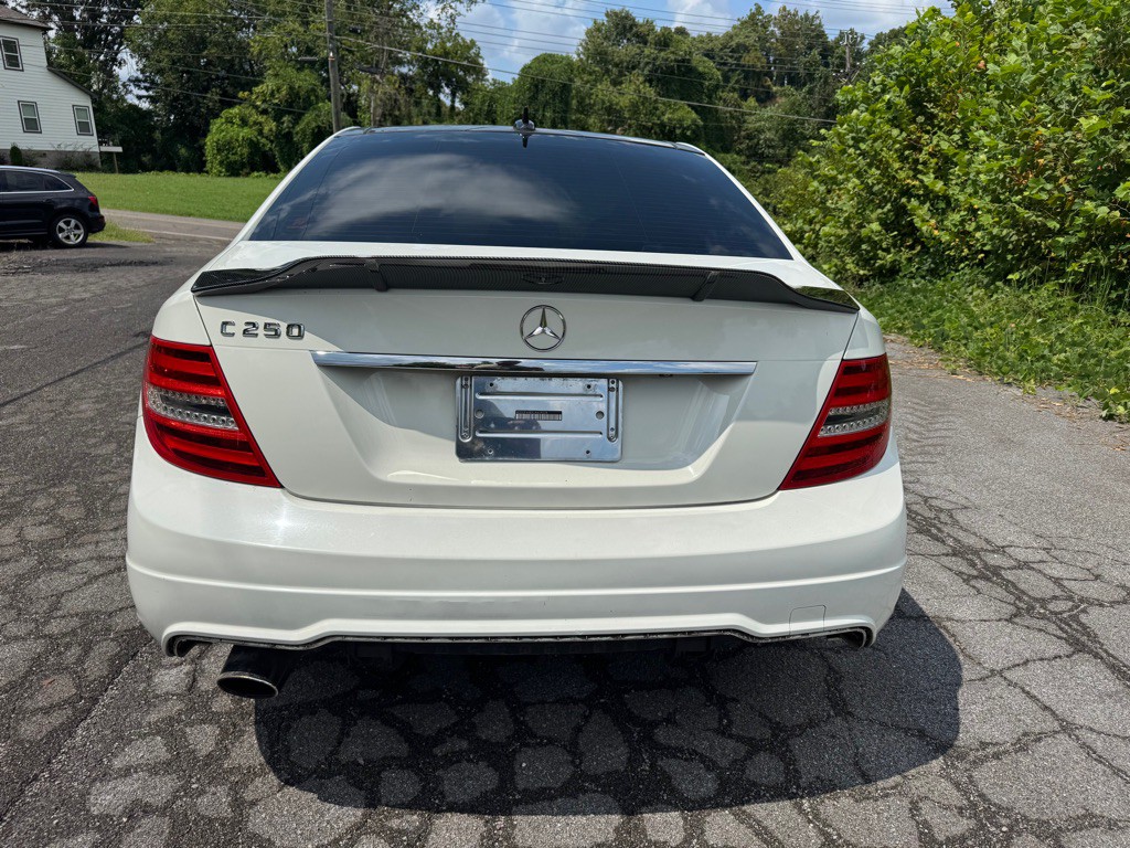 2012 Mercedes-Benz C-Class Image 7