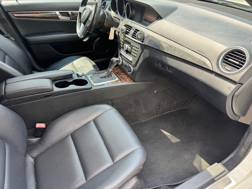 2012 Mercedes-Benz C-Class Image 21