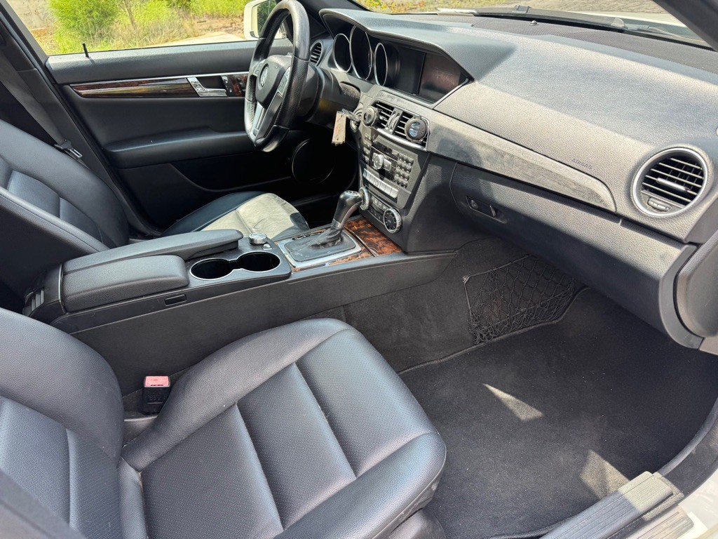 2012 Mercedes-Benz C-Class Image 24