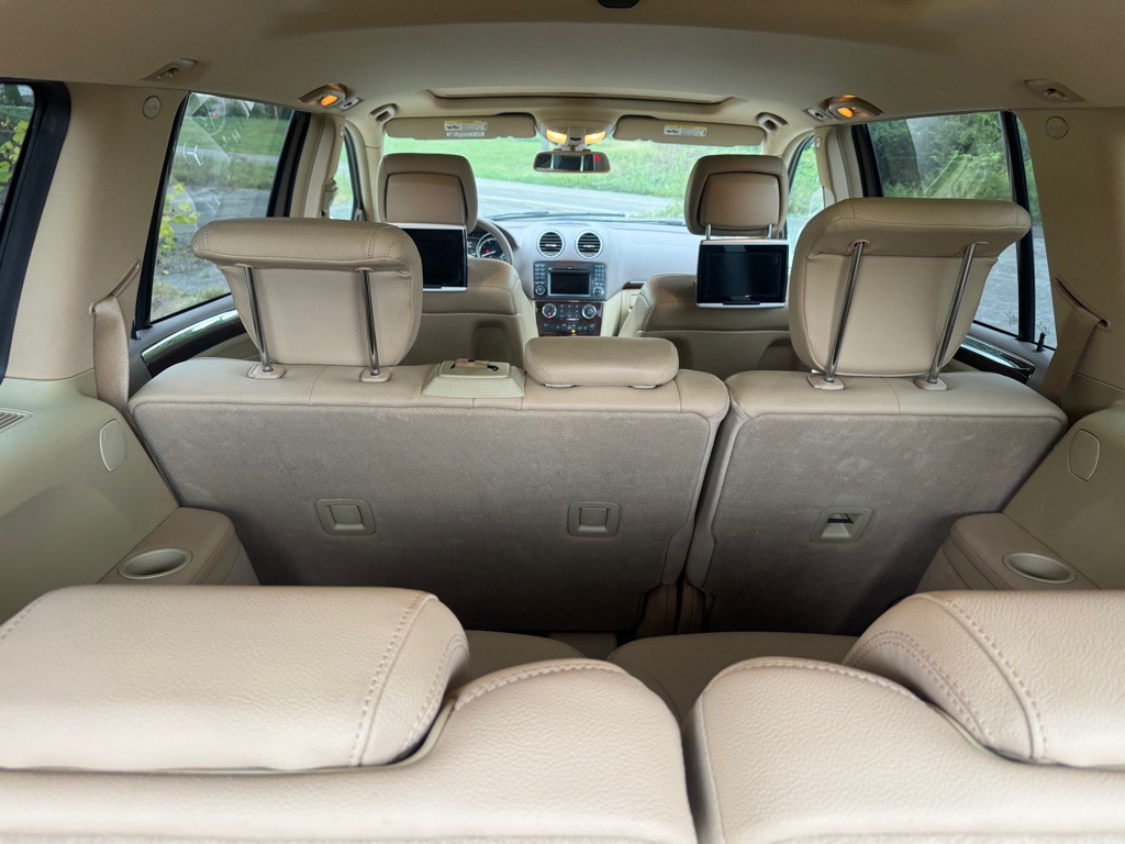 2011 Mercedes-Benz GL-Class Image 9