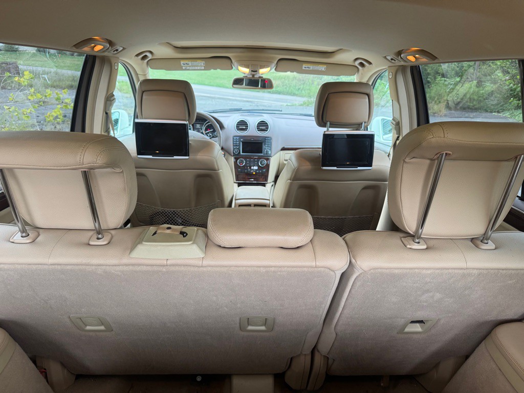 2011 Mercedes-Benz GL-Class Image 10