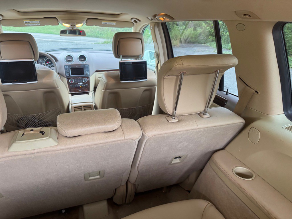2011 Mercedes-Benz GL-Class Image 11