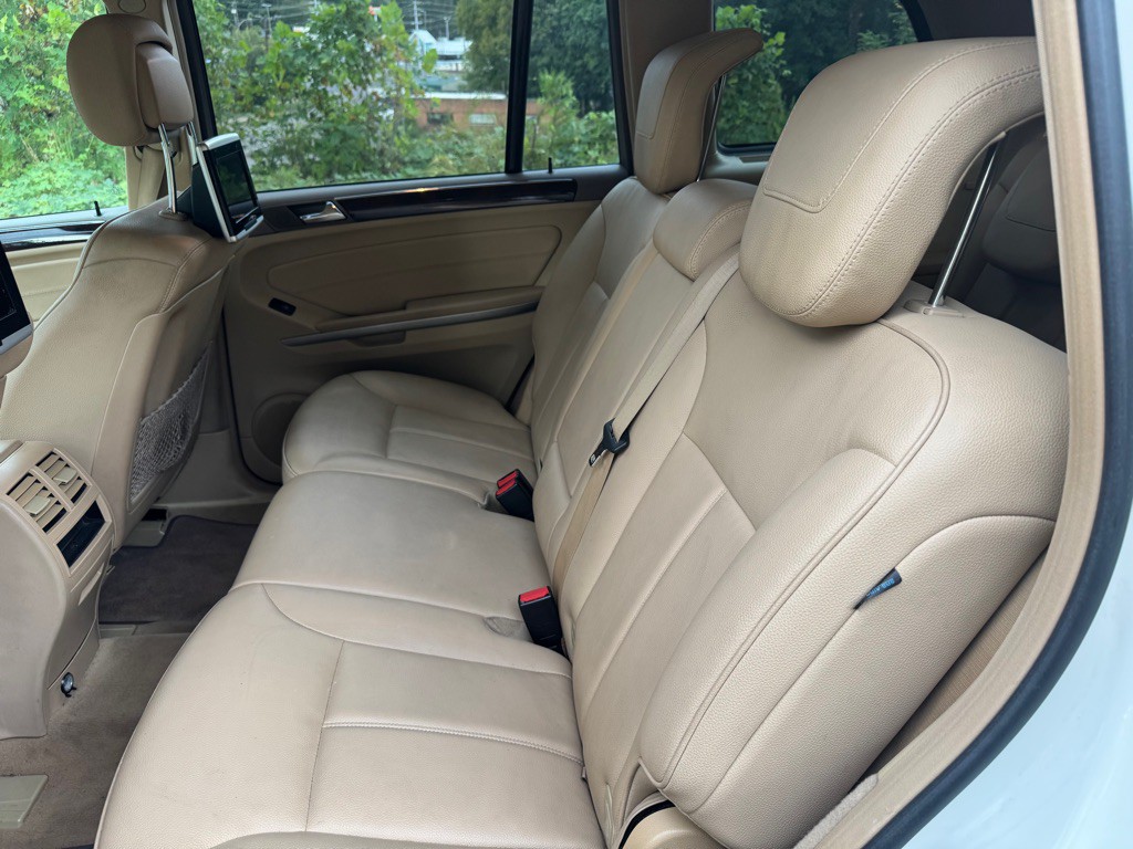 2011 Mercedes-Benz GL-Class Image 21
