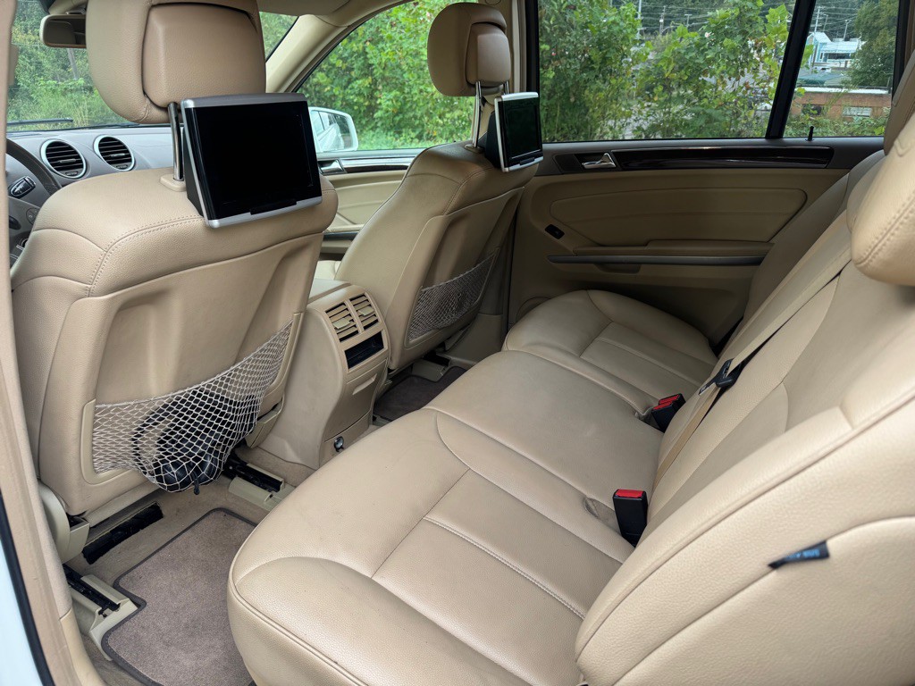 2011 Mercedes-Benz GL-Class Image 22