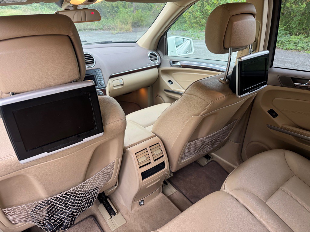 2011 Mercedes-Benz GL-Class Image 23