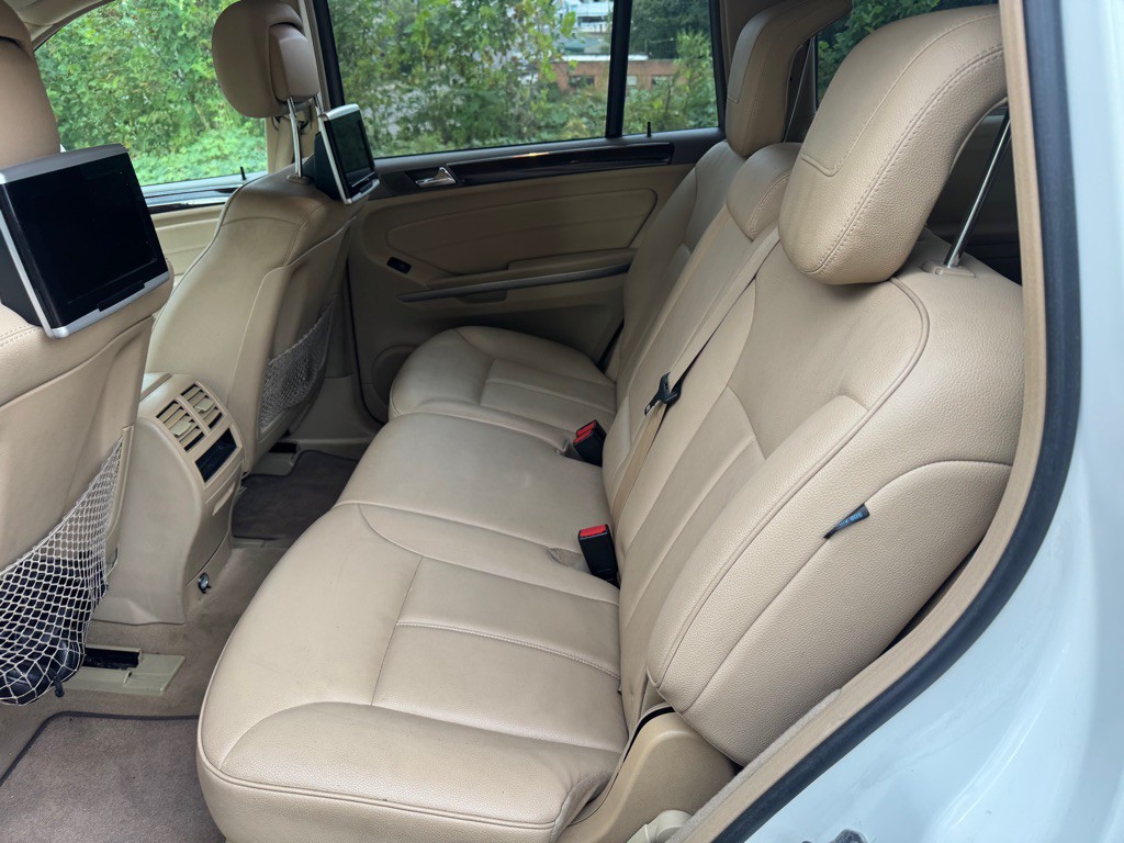 2011 Mercedes-Benz GL-Class Image 24