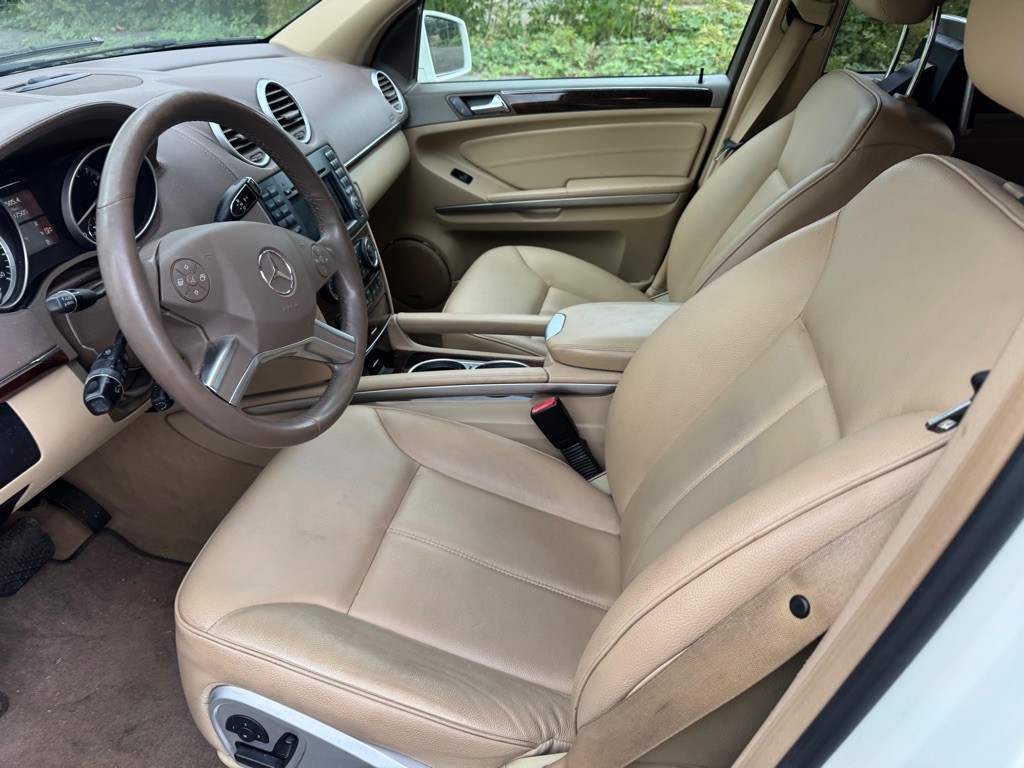 2011 Mercedes-Benz GL-Class Image 25