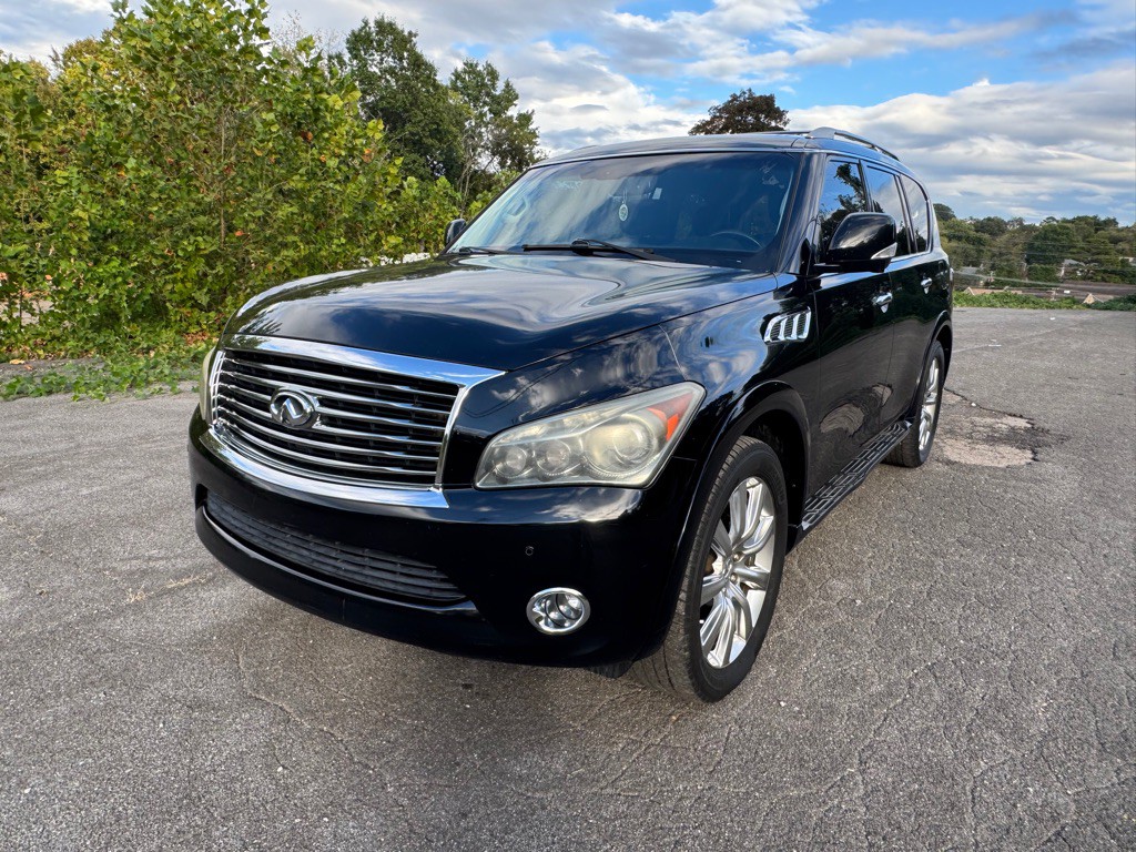 2011 INFINITI QX56 Image 2