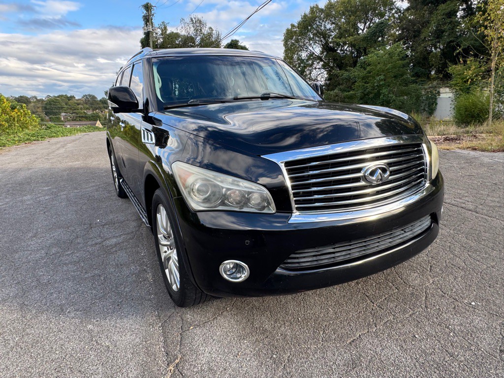2011 INFINITI QX56 Image 3