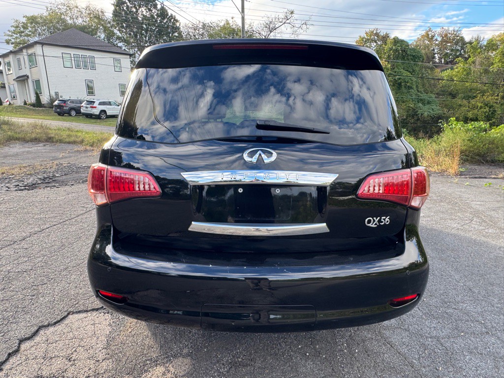 2011 INFINITI QX56 Image 7