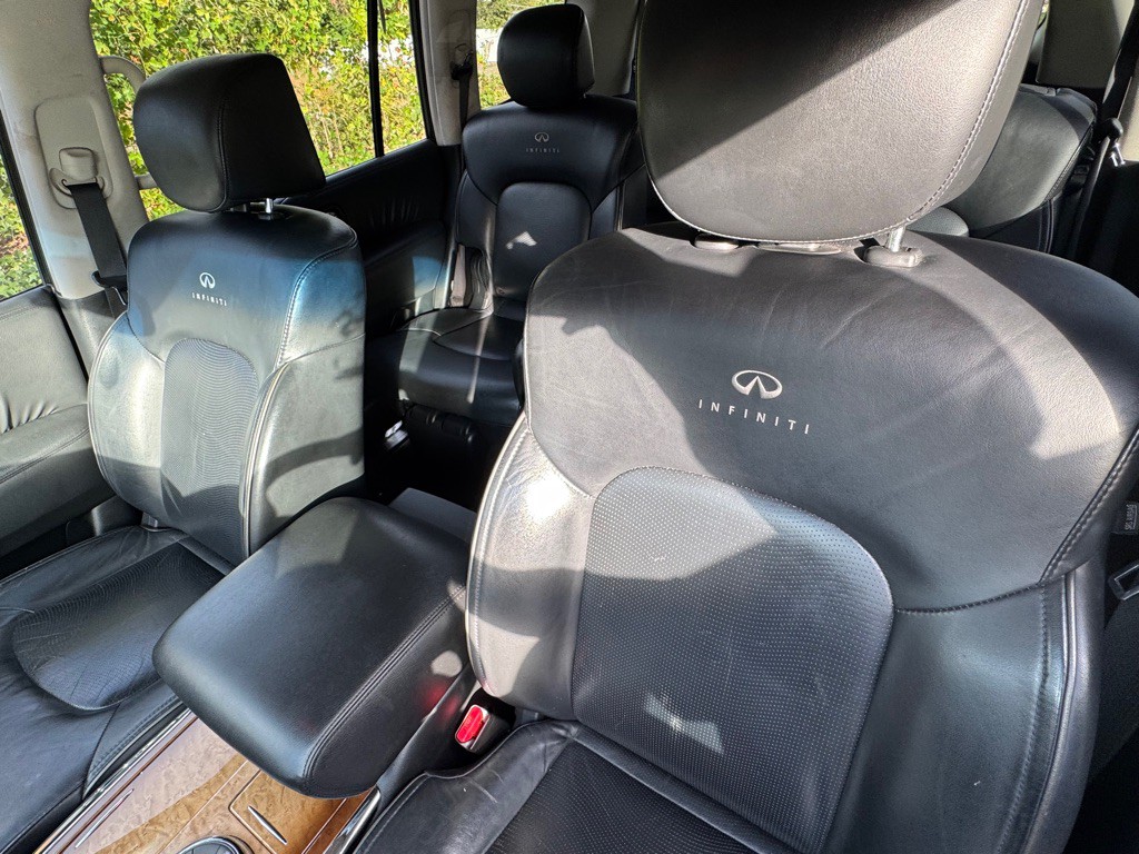 2011 INFINITI QX56 Image 41